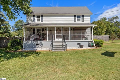 21 Smith St, Pelzer, SC 29669