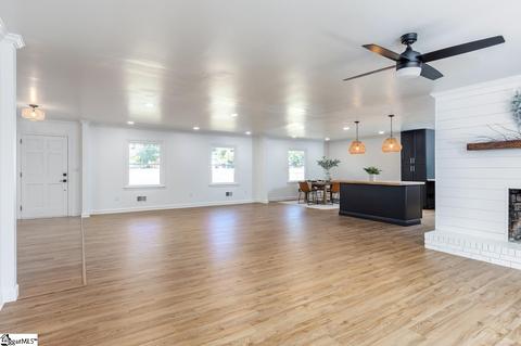 1 12th St, Greer, SC 29651 photo 3