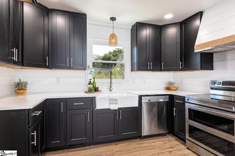 1 12th St, Greer, SC 29651 photo 4