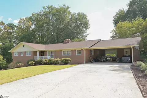 2 Northway Dr, Taylors, SC 29687
