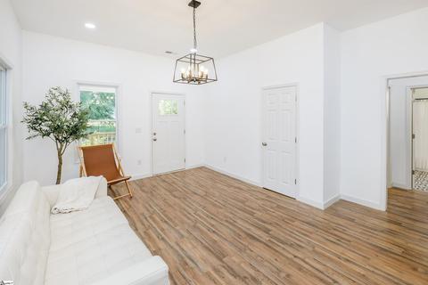 313 E Hampton St, Anderson, SC 29624 photo 9