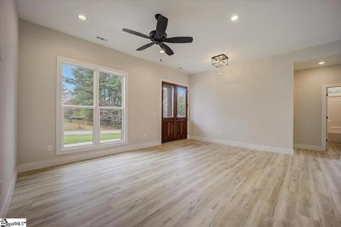 102 Leake Dr, Simpsonville, SC 29681 photo 6