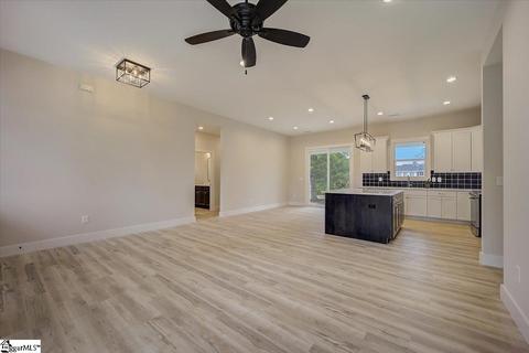 102 Leake Dr, Simpsonville, SC 29681 photo 8