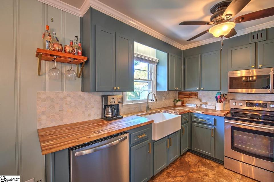  515 Ridgewood Dr, Greer, SC 29651 photo 10