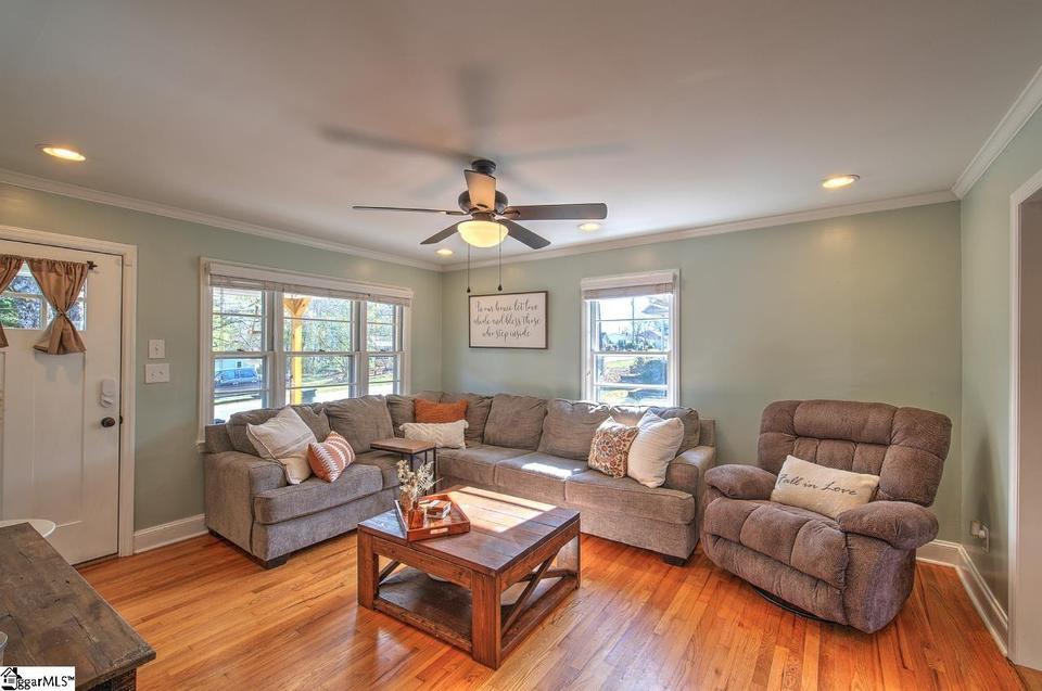  515 Ridgewood Dr, Greer, SC 29651 photo 5
