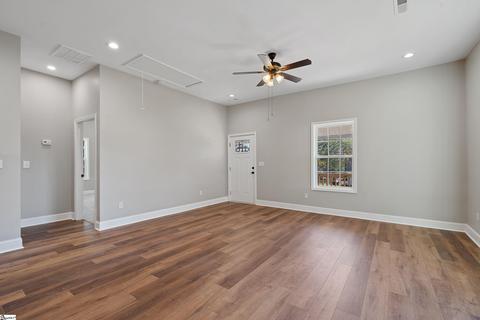 8 20th St, Greer, SC 29651 photo 7