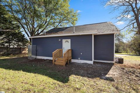 8 20th St, Greer, SC 29651 photo 25