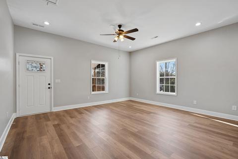 8 20th St, Greer, SC 29651 photo 6