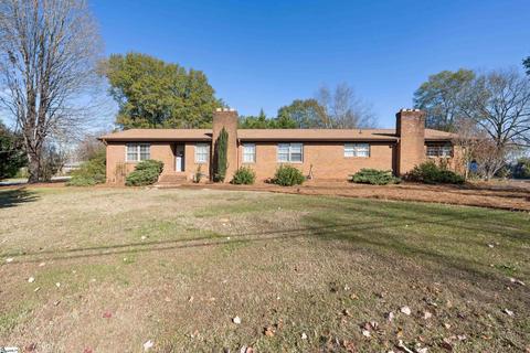 207 Oates Ave, Easley, SC 29640 photo 1