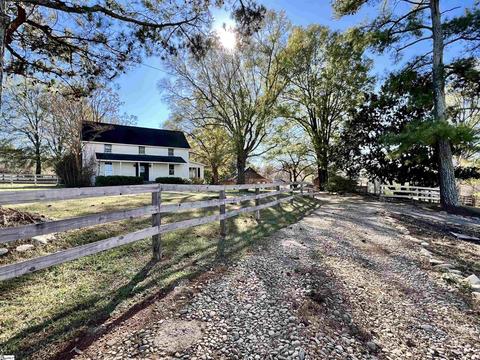 560 Rogers Rd, Pelzer, SC 29669 photo 1