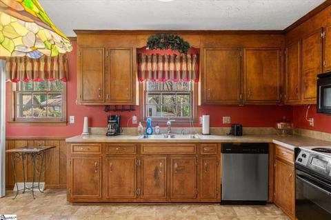 8 Rollingreen Rd, Greer, SC 29651 photo 13