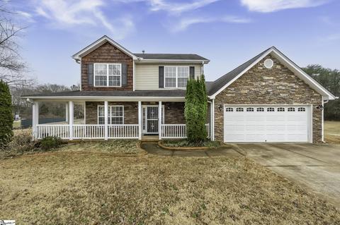 15 Beaver Track Dr, Greer, SC 29651