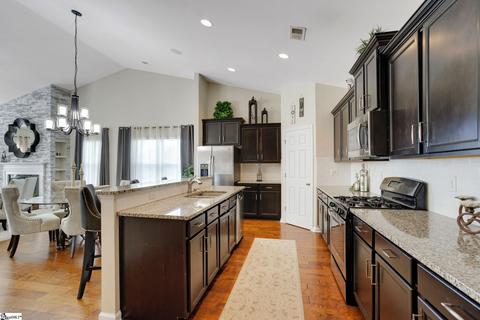 208 E Pyrenees Dr, Lyman, SC 29365 photo 9