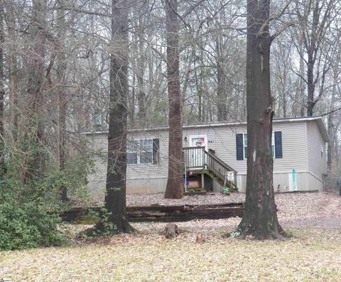 641 Hickory Dr, Startex, SC 29377