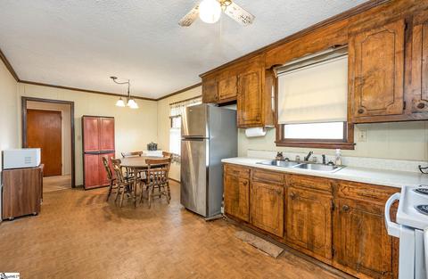 4 Pinecrest Dr, Williamston, SC 29697 photo 9