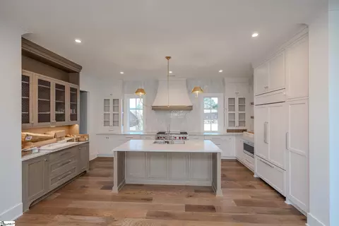 Kitchen - 462 Peninsula Rdg, Sunset, SC 29685 photo 1 of 2