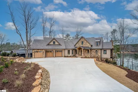 462 Peninsula Rdg, Sunset, SC 29685