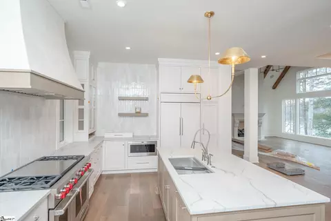 Kitchen - 462 Peninsula Rdg, Sunset, SC 29685 photo 2 of 2