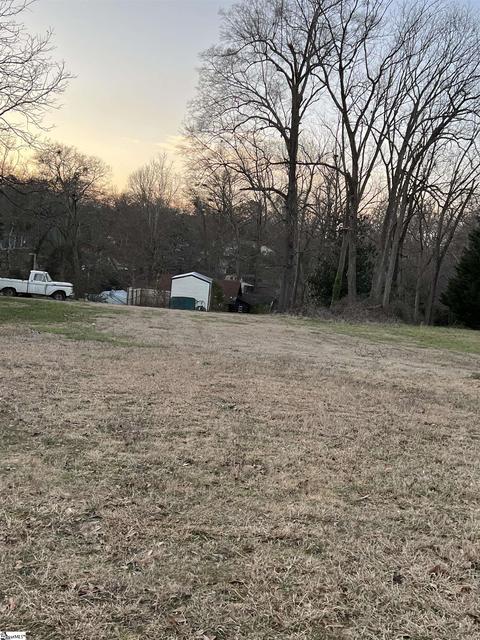 530 Chestnut St, Laurens, SC 29360