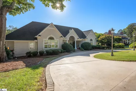 8 Bachman Ct, Greenville, SC 29605