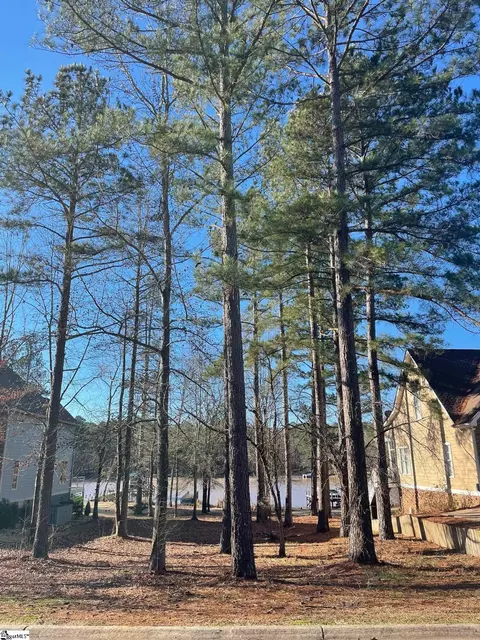 227 Arsenal Dr, Ninety Six, SC 29666