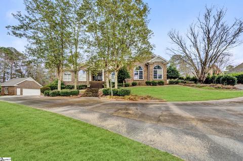 302 Country Club Dr, Laurens, SC 29360