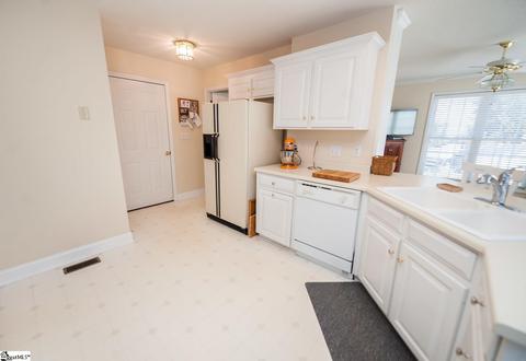227 Saddlebrook Dr, Moore, SC 29369 photo 9