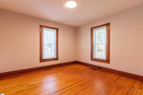 607 E Montgomery St, Gaffney, SC 29340 photo 9