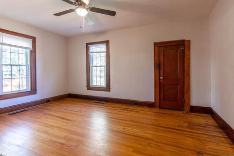 607 E Montgomery St, Gaffney, SC 29340 photo 8