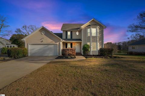 107 Spring Lake Loop, Simpsonville, SC 29681