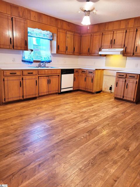 202 Ray Hill Rd, Moore, SC 29369 photo 7