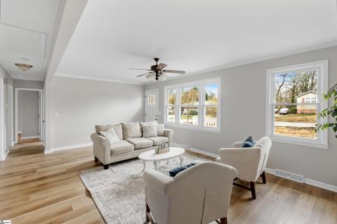 2 Gray Dr, Williamston, SC 29697 photo 4