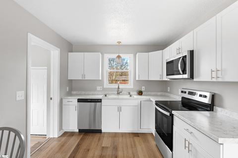 2 Gray Dr, Williamston, SC 29697 photo 8