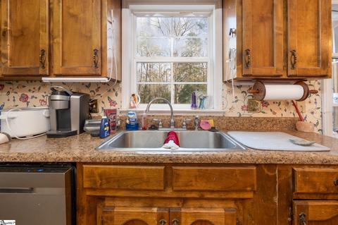 117 Graystone Dr, Moore, SC 29369 photo 9