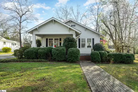 109 Cleveland St, Clinton, SC 29325