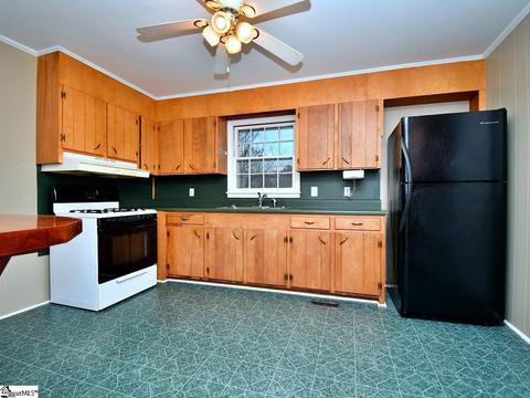 18 E Summit Dr, Ware Shoals, SC 29692 photo 3