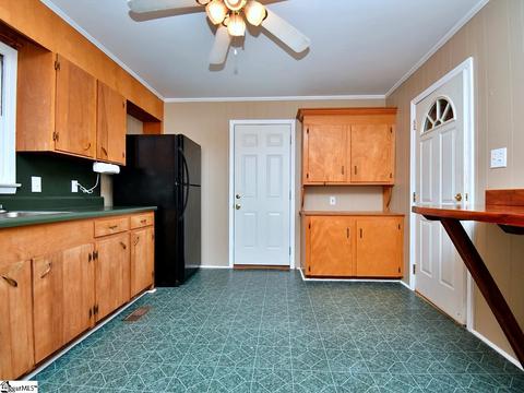 18 E Summit Dr, Ware Shoals, SC 29692 photo 4