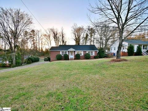 18 E Summit Dr, Ware Shoals, SC 29692 photo 1