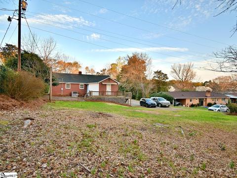 18 E Summit Dr, Ware Shoals, SC 29692 photo 2