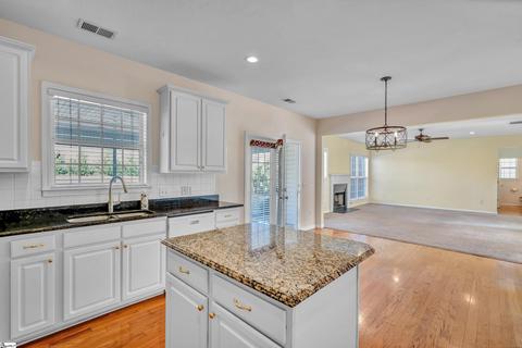 21 Collier Ln, Greer, SC 29650 photo 7