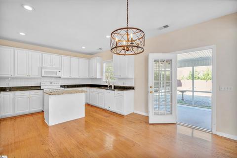 21 Collier Ln, Greer, SC 29650 photo 5