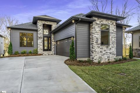 228 Mohawk Dr, Greenville, SC 29609