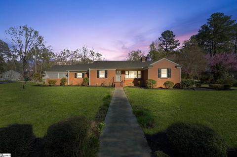 501 Cedar St, Clinton, SC 29325