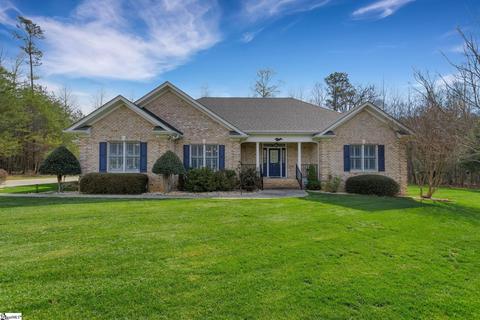 4 Farmington Trl, Travelers Rest, SC 29690