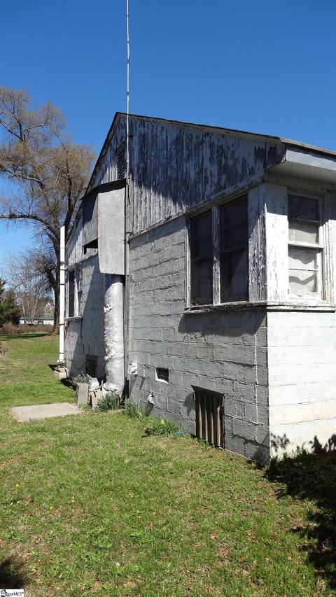 800 Liberty Dr, Easley, SC 29640 photo 3