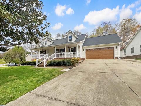 210 Two Gait Ln, Simpsonville, SC 29680