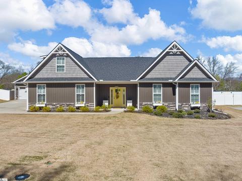 347 Waters Rd, Taylors, SC 29687
