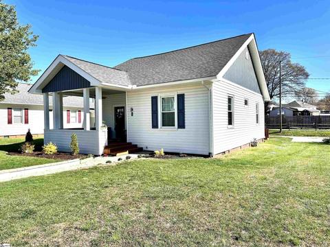 8 Crescent St, Lyman, SC 29365