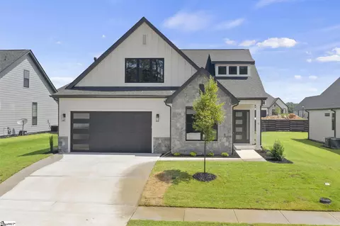 5 Winding Rock Rd, Simpsonville, SC 29680