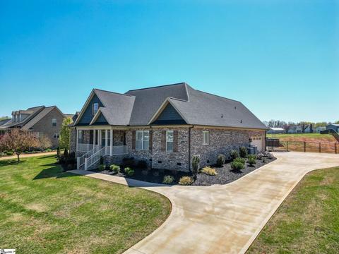 136 Cobblestone Xing, Gaffney, SC 29341 photo 2